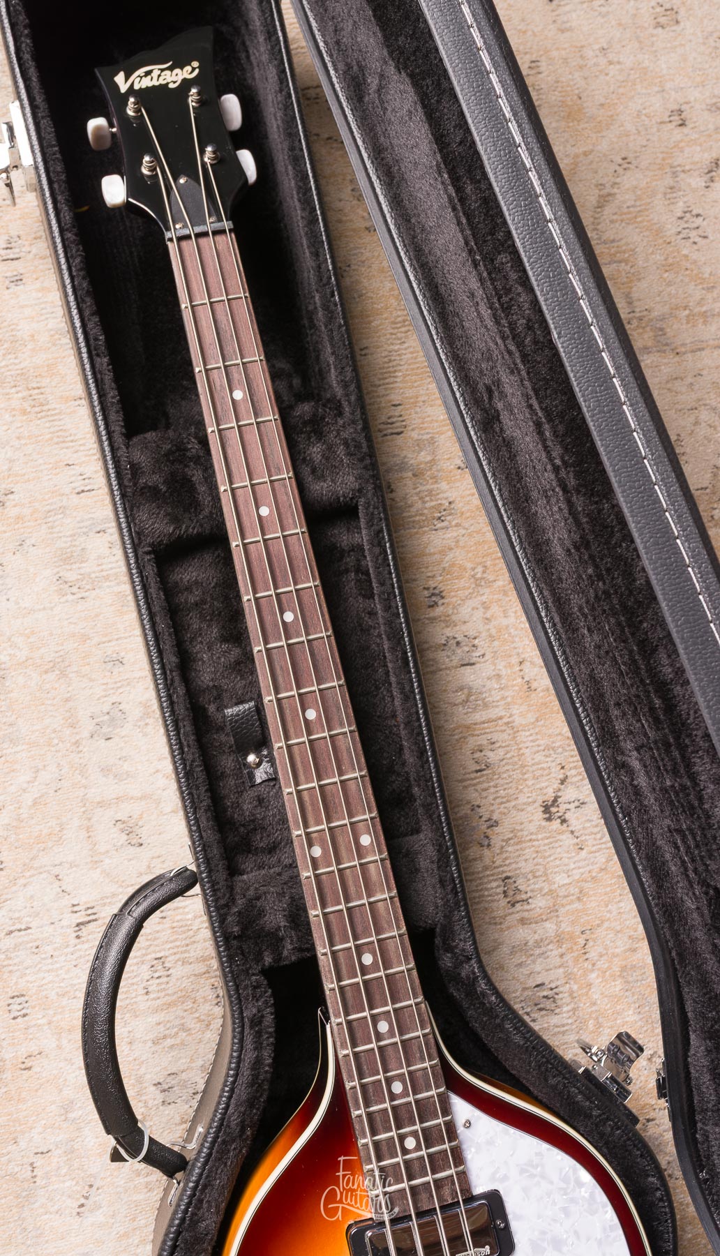 Vintage Reissued VVB4 Violin Bass - Antique Sunburst B-Stock