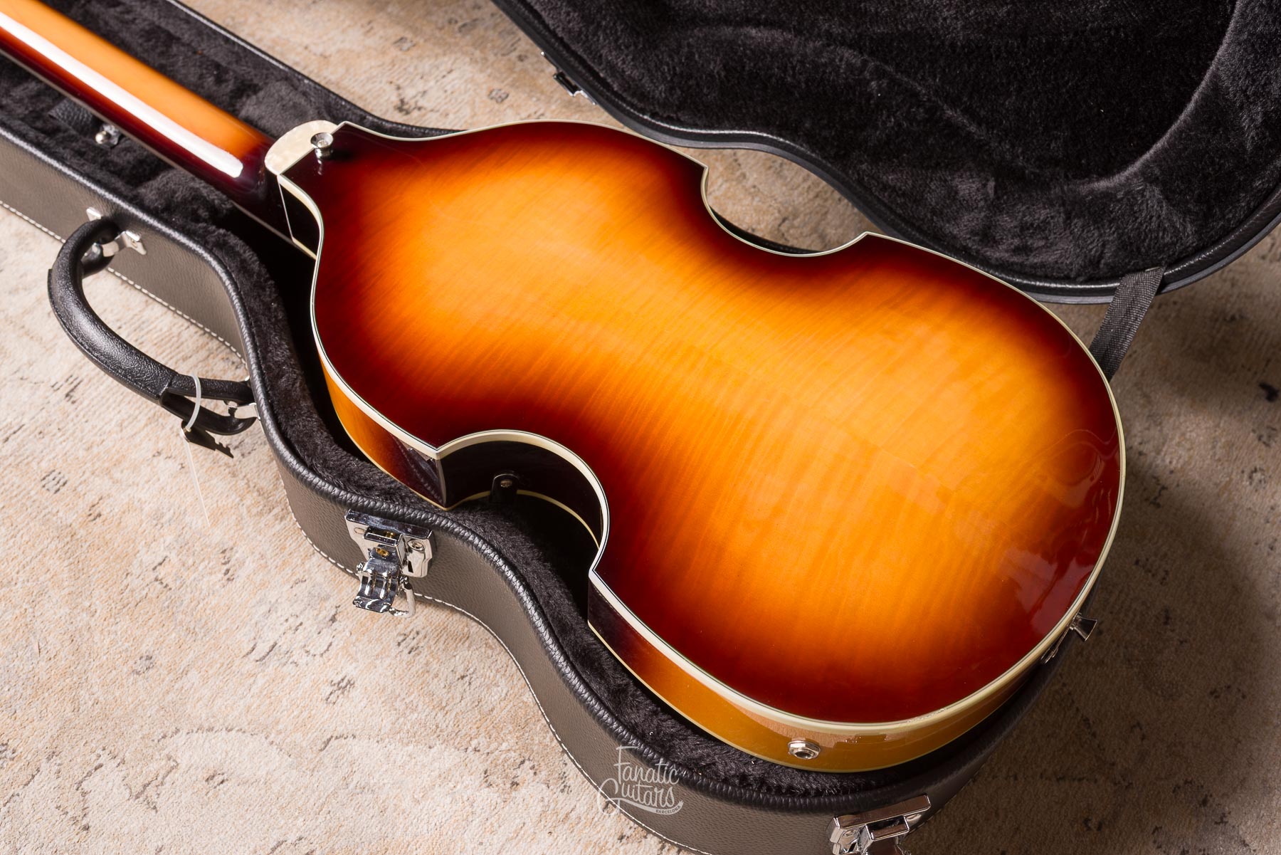 Vintage Reissued VVB4 Violin Bass - Antique Sunburst B-Stock
