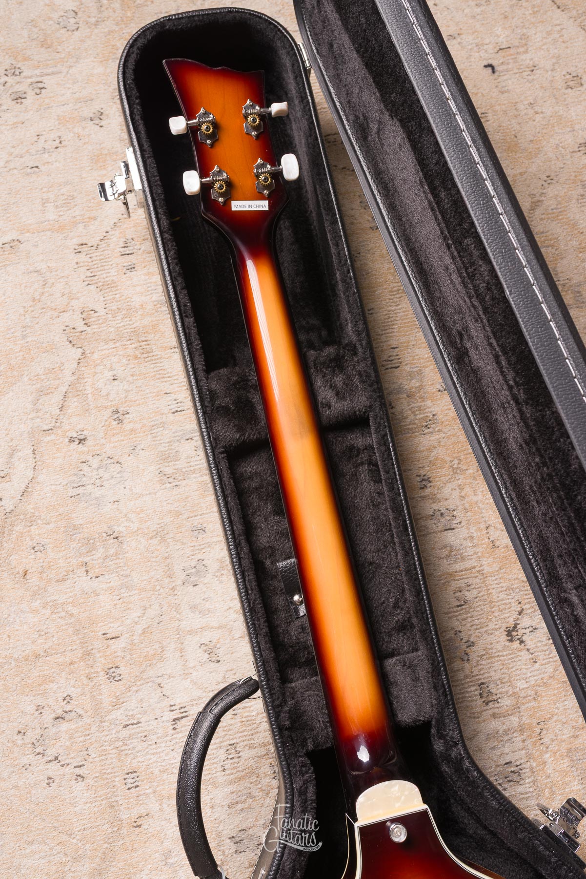 Vintage Reissued VVB4 Violin Bass - Antique Sunburst B-Stock