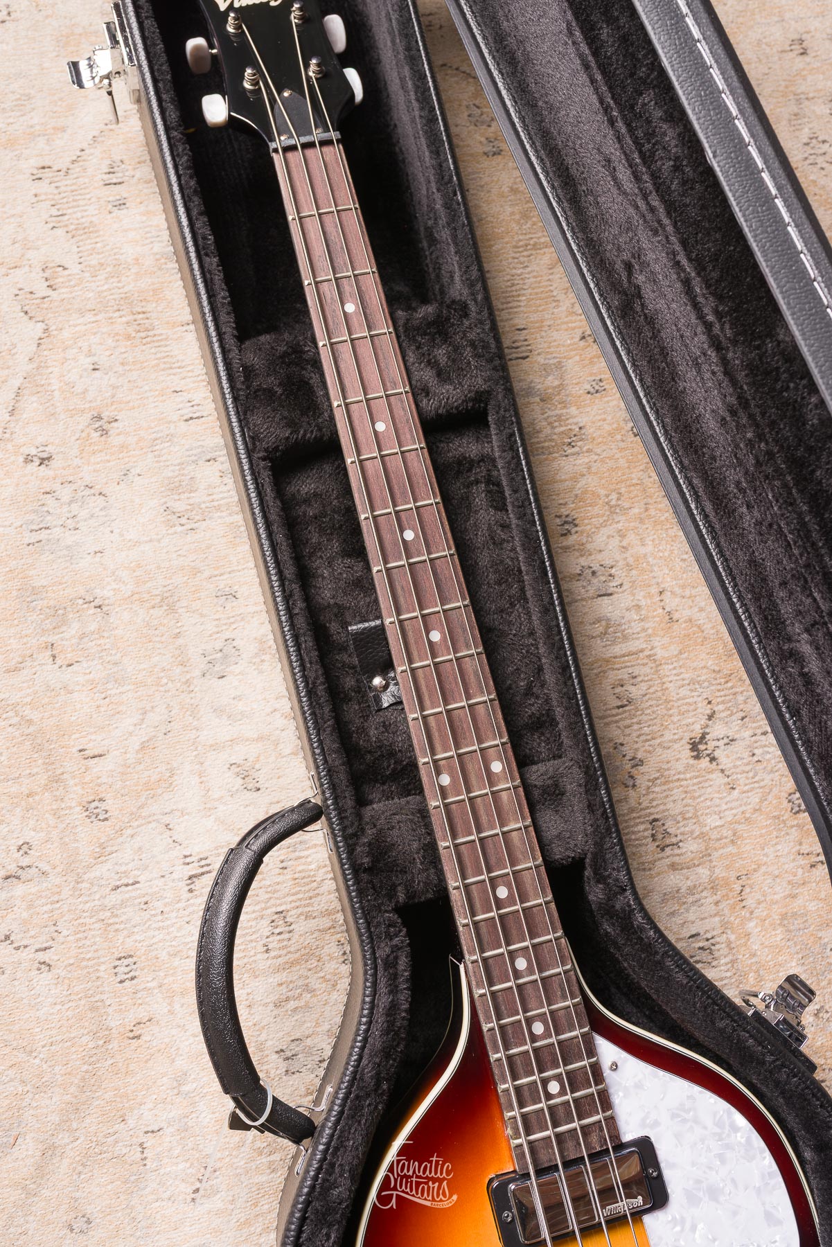 Vintage Reissued VVB4 Violin Bass - Antique Sunburst B-Stock