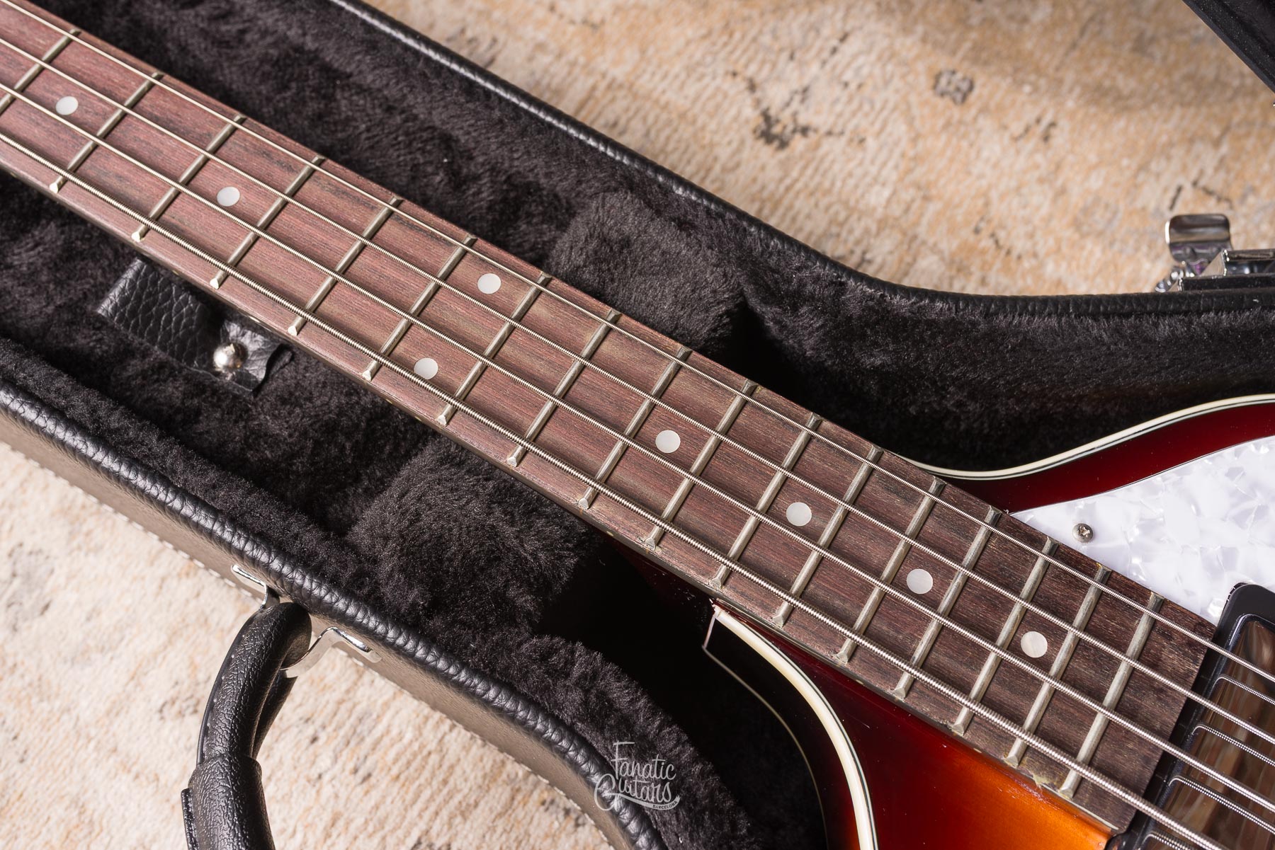 Vintage Reissued VVB4 Violin Bass - Antique Sunburst B-Stock