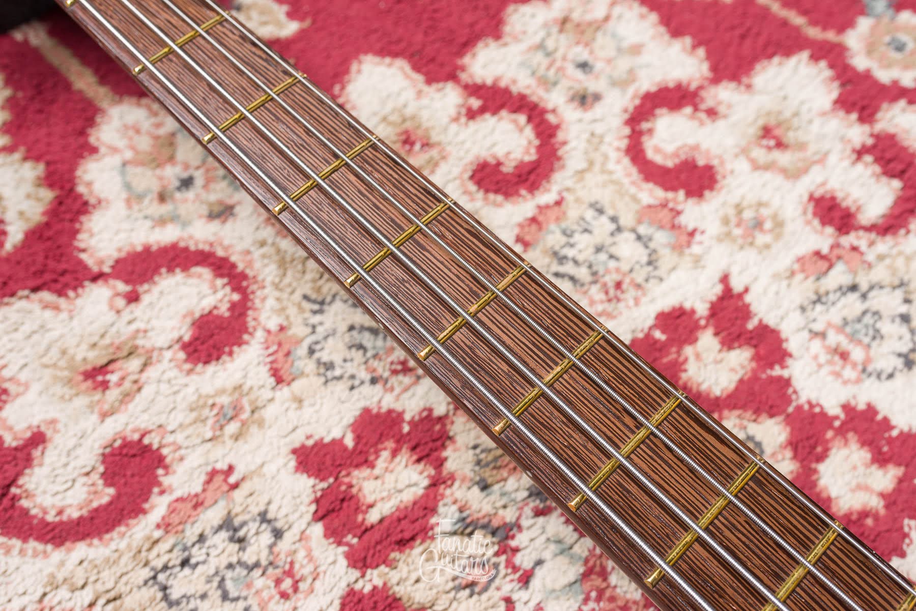 Warwick Teambuilt Pro Series Corvette 4-Cuerdas Burgundy Red #009755-22 Second Hand