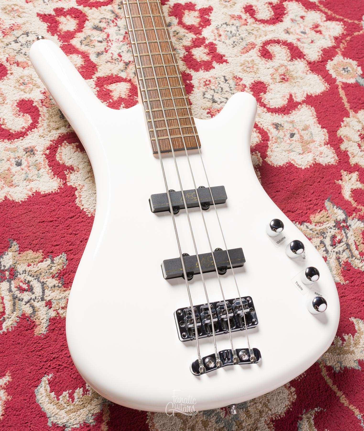 Warwick RockBass Corvette Basic, 4 - Solid White High Polish #001106-24 Segunda Mano