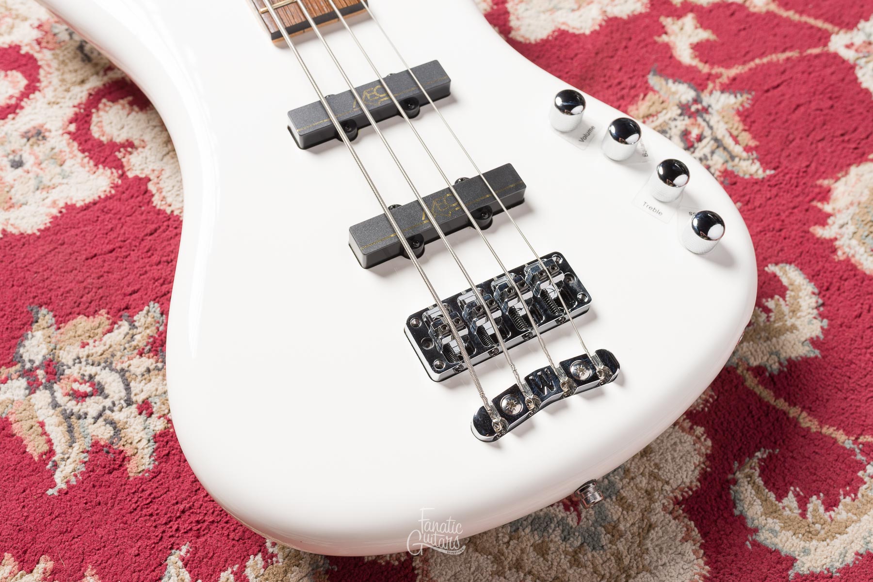 Warwick RockBass Corvette Basic, 4 - Solid White High Polish #001106-24 Segunda Mano