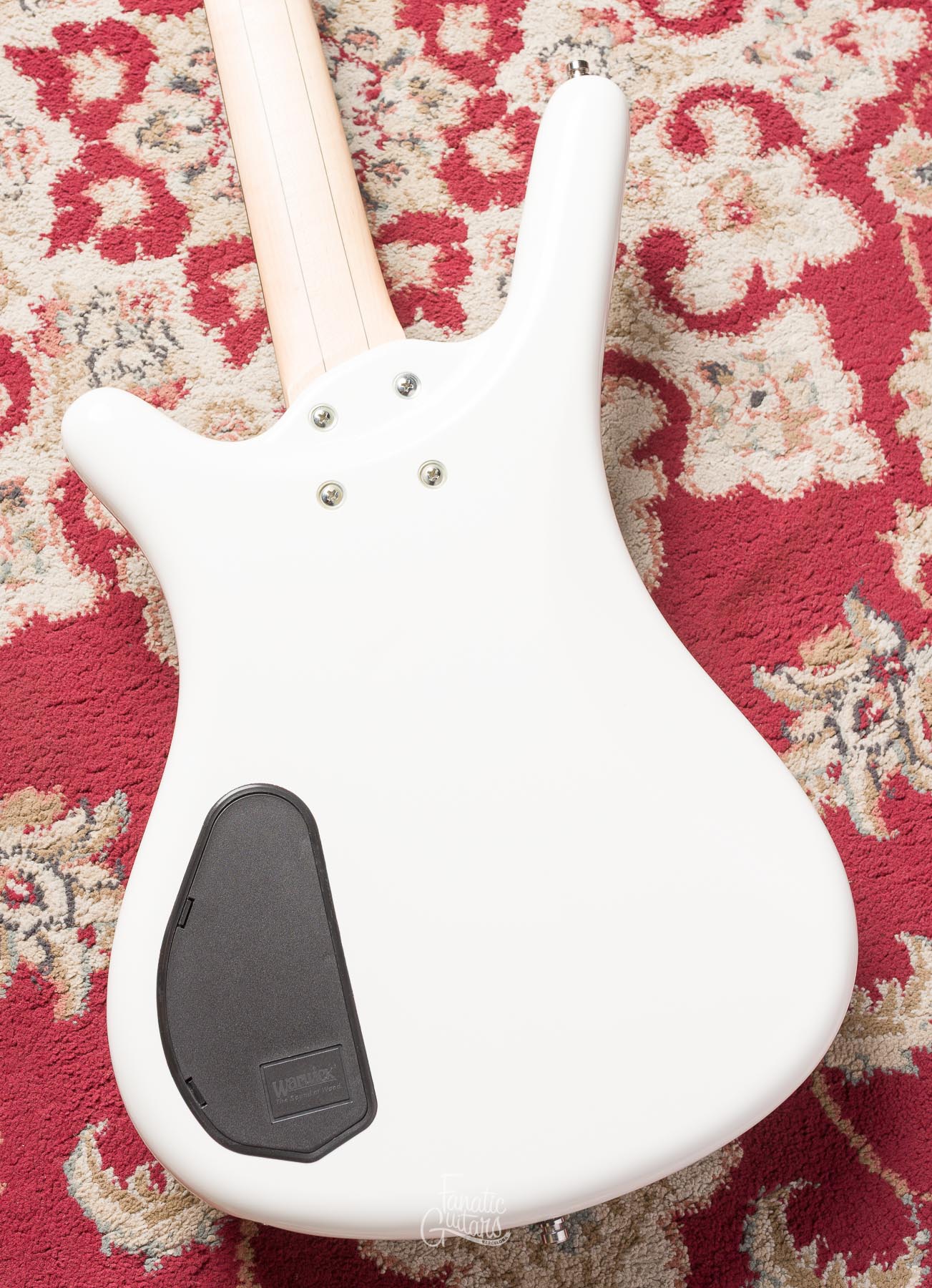 Warwick RockBass Corvette Basic, 4 - Solid White High Polish #001106-24 Segunda Mano