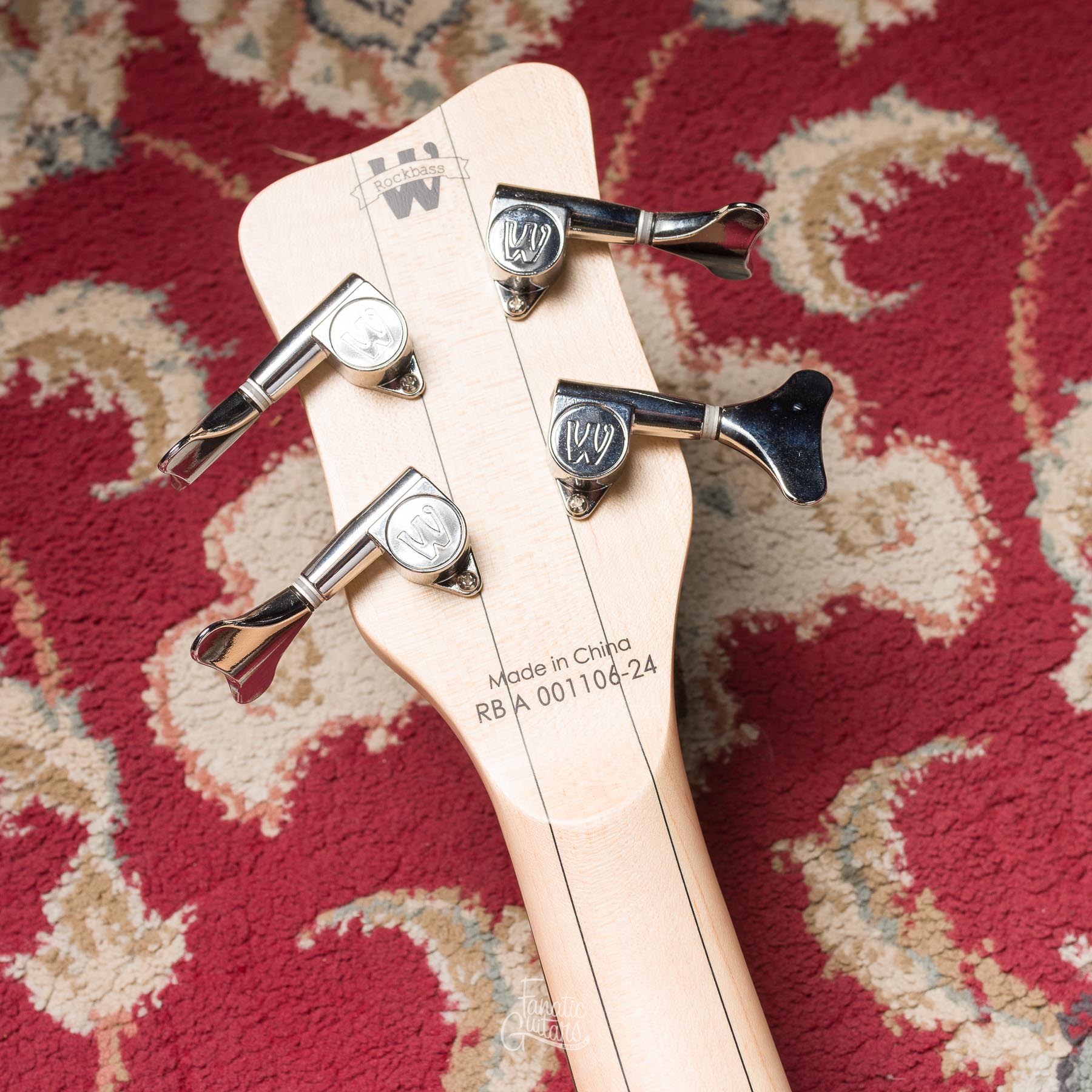 Warwick RockBass Corvette Basic, 4 - Solid White High Polish #001106-24 Segunda Mano