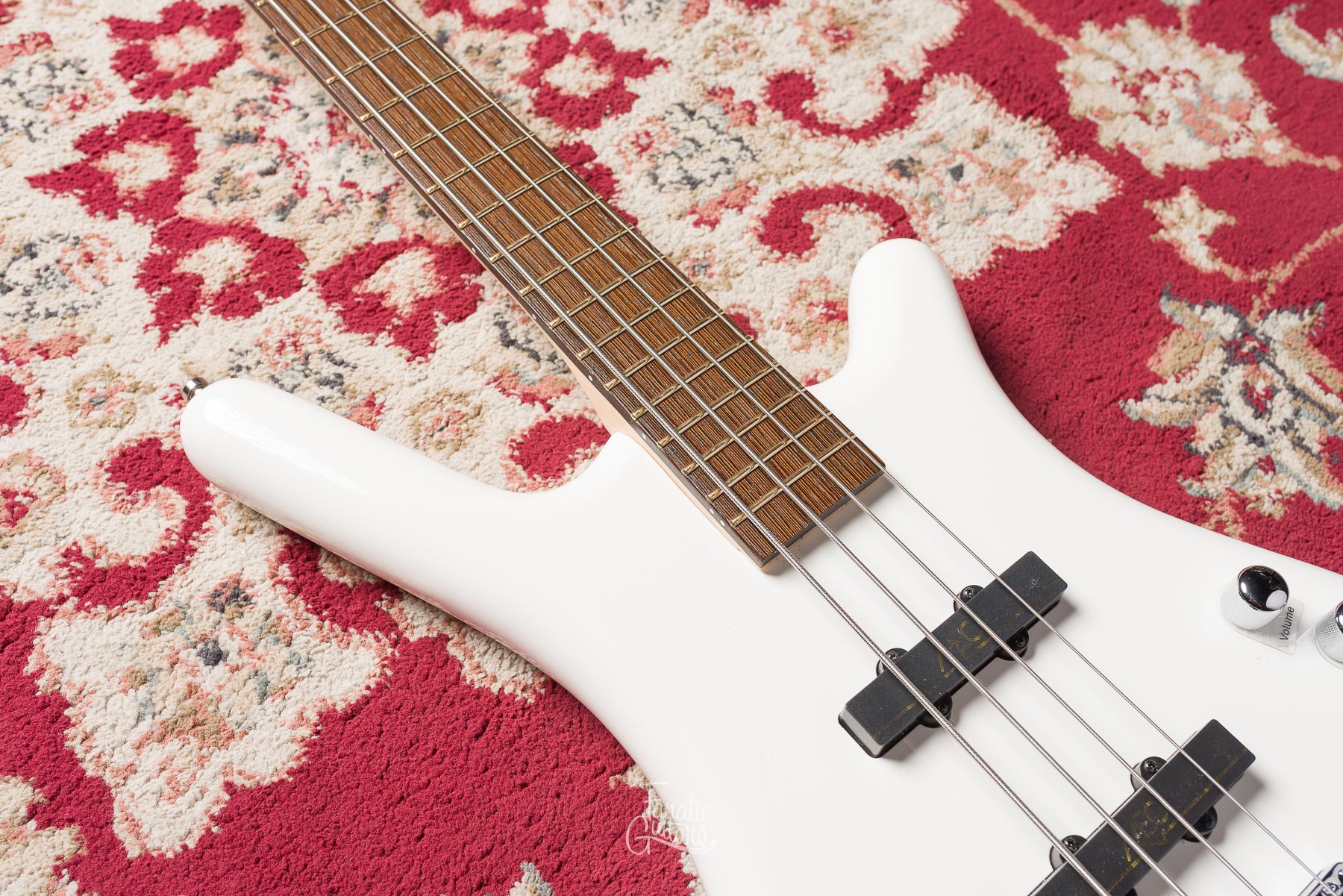 Warwick RockBass Corvette Basic, 4 - Solid White High Polish #001106-24 Segunda Mano