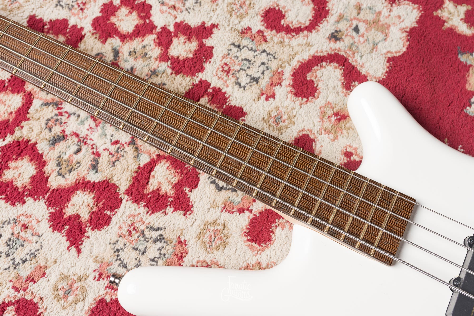 Warwick RockBass Corvette Basic, 4 - Solid White High Polish #001106-24 Segunda Mano