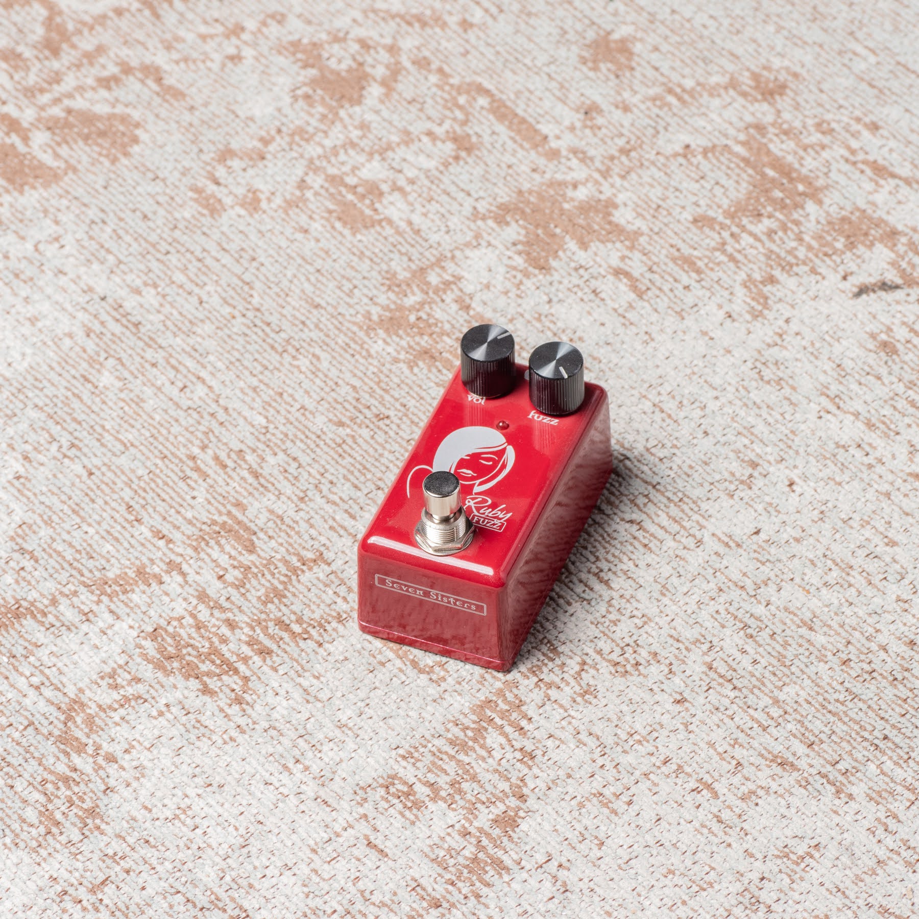 ギター Red Witch Seven Sisters Ruby Fuzz 0e3385391d1008af6b1b604fd3bae7