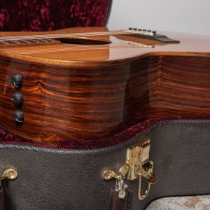 Taylor Custom GO Cutaway Electro Acústica