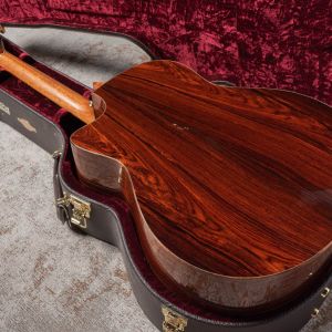 Taylor Custom GO Cutaway Electro Acústica