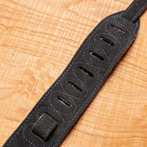 Levys M12BP1-BLK Correa