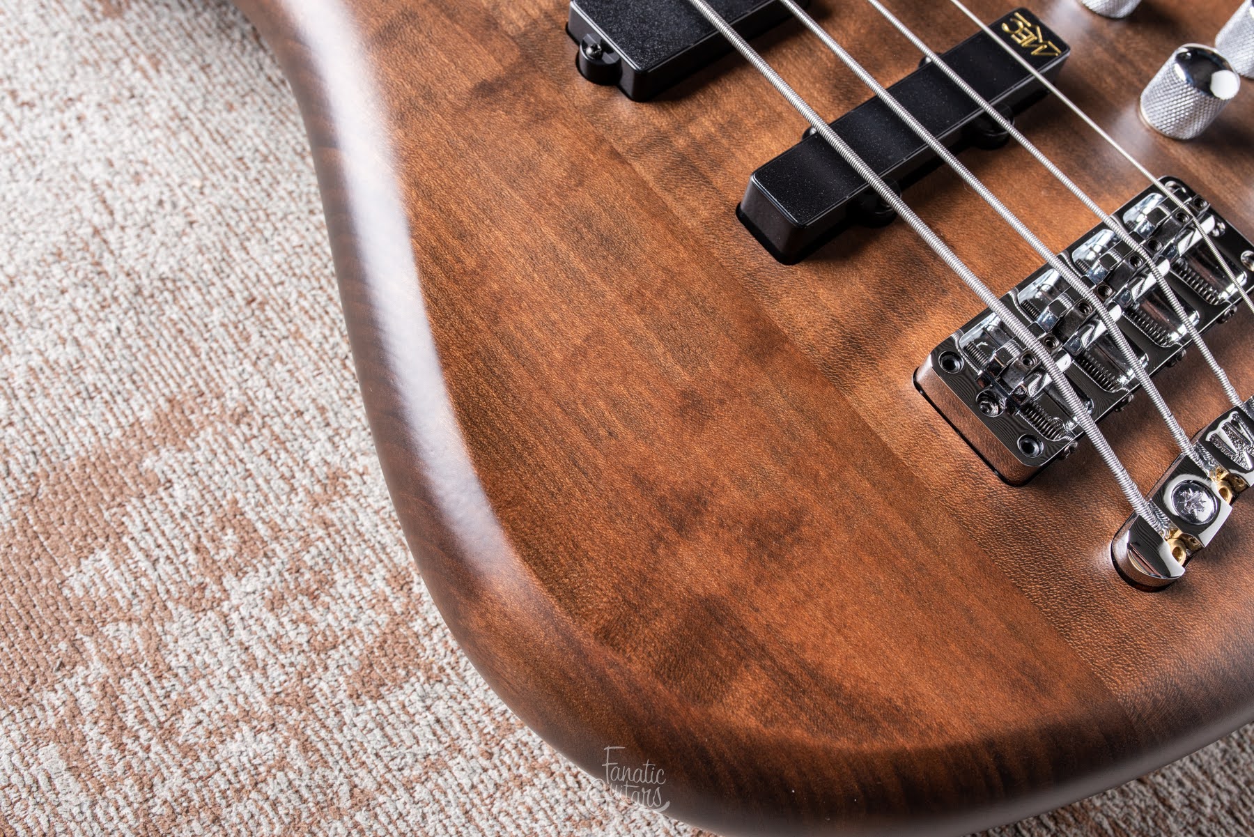 Warwick Teambuilt Pro Series Streamer LX, 4-String - Nirvana