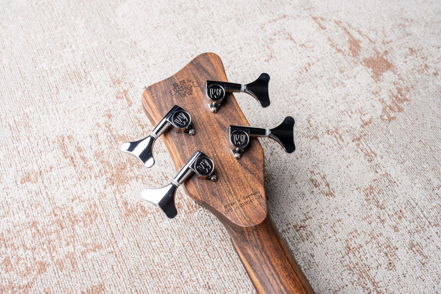 Warwick Teambuilt Pro Series Streamer LX, 4-String - Nirvana